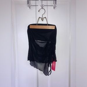 Lace tie black cropped tube top.